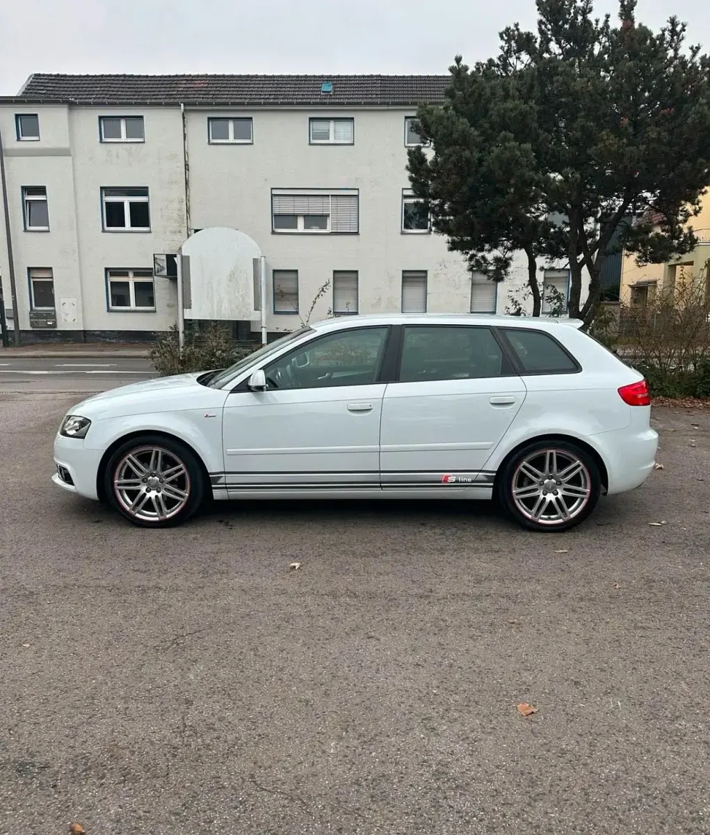Gebraucht Audi A3 S-Line 160 PS (117 kW) 2012 Weiß Kleinwagen