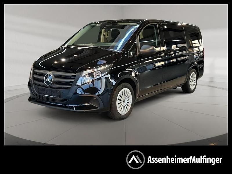 Obsidianschwarz metallic Gebraucht 2024 Mercedes Vito Van | 43.190 € (Teuer) - Bild 1/4