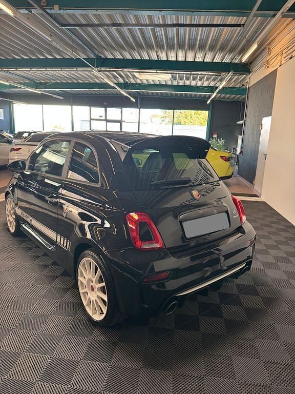 Gebraucht Abarth 695 Esseesse 179 PS (131 kW) 2022 Schwarz Kleinwagen