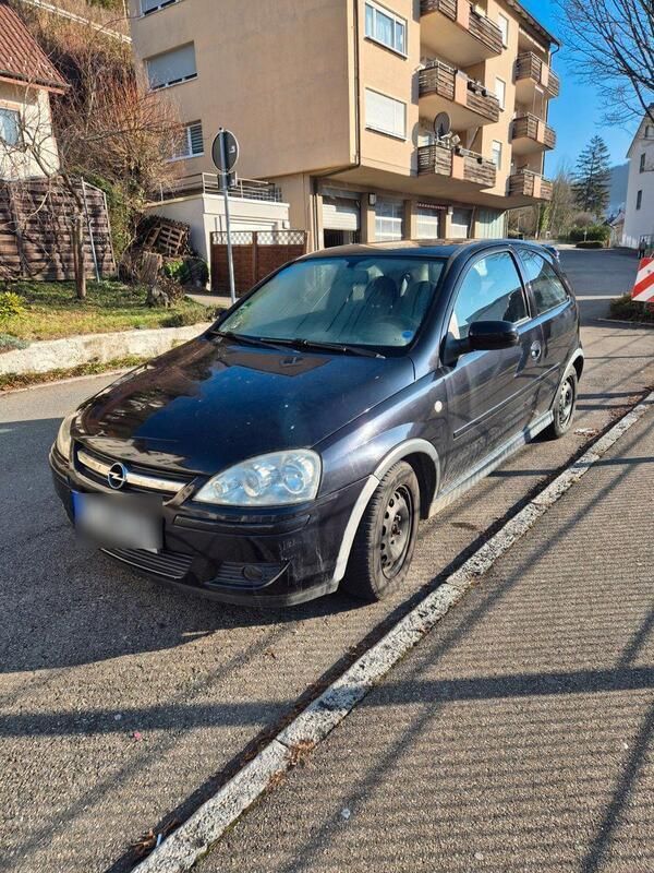 Schwarz Gebraucht 2004 Opel Corsa Limousine | 638 € (Superpreis) - Bild 1/4