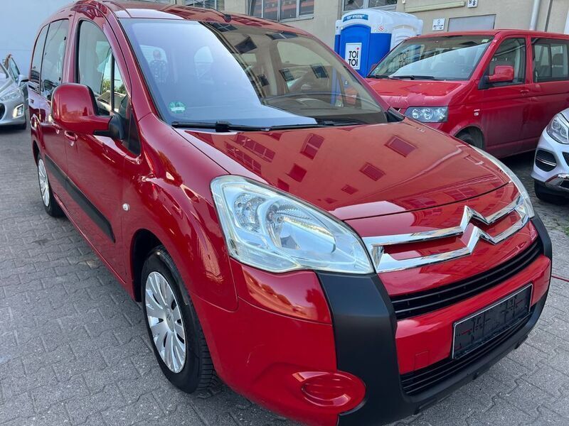 Rot Gebraucht 2009 Citroën Berlingo Van / Kleinbus | 2.990 € (Etwas zu teuer) - Bild 1/4