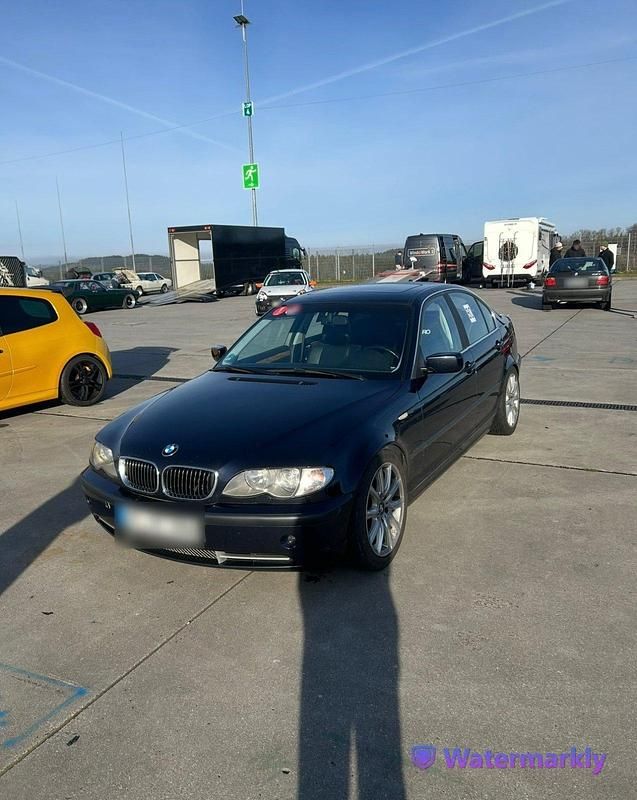 Second-hand BMW 330 Basis 231 CP (169 kW) 2003 Albastru Berlinǎ