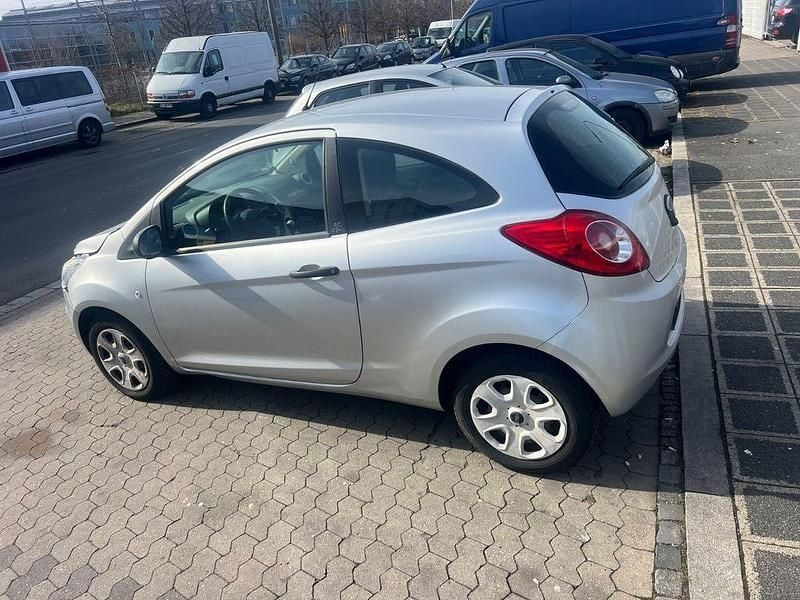 Gebraucht Ford Ka Ambiente 69 PS (50 kW) 2011 Silber Kleinwagen