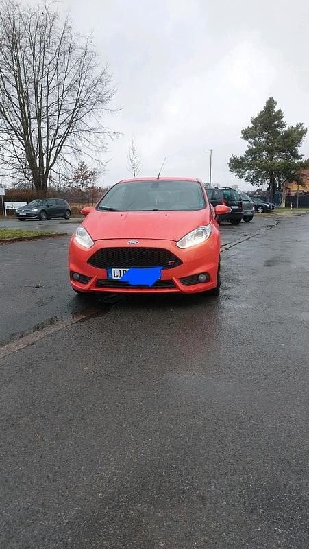 Gebraucht Ford Fiesta ST 182 PS (133 kW) 2013 Rot Kleinwagen