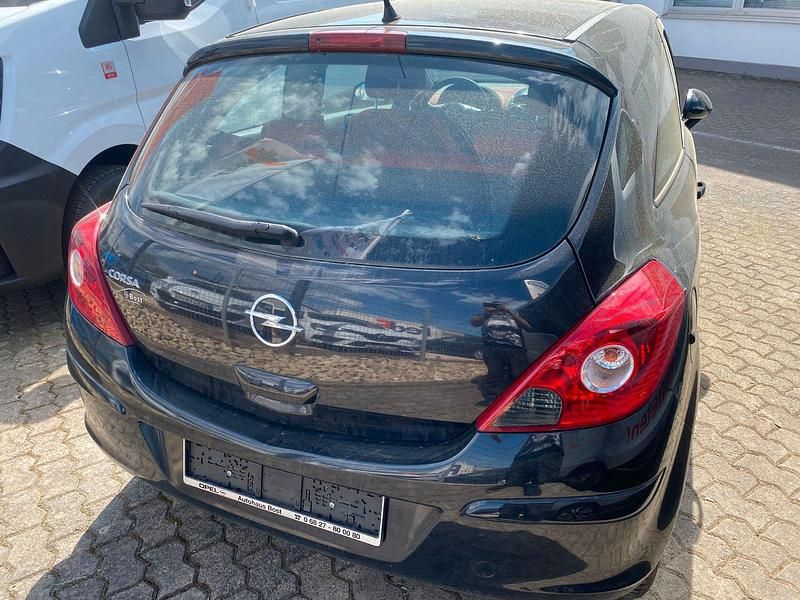 Używany Opel Corsa Edition 60 KM (44 kW) 2008 Zielony Hatchback