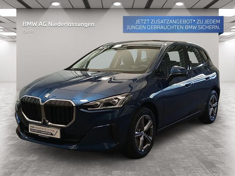 Blau Gebraucht 2025 BMW 220 Active Tourer Luxury Line Van / Kleinbus | 33.400 € (Fairer Preis) - Bild 1/2