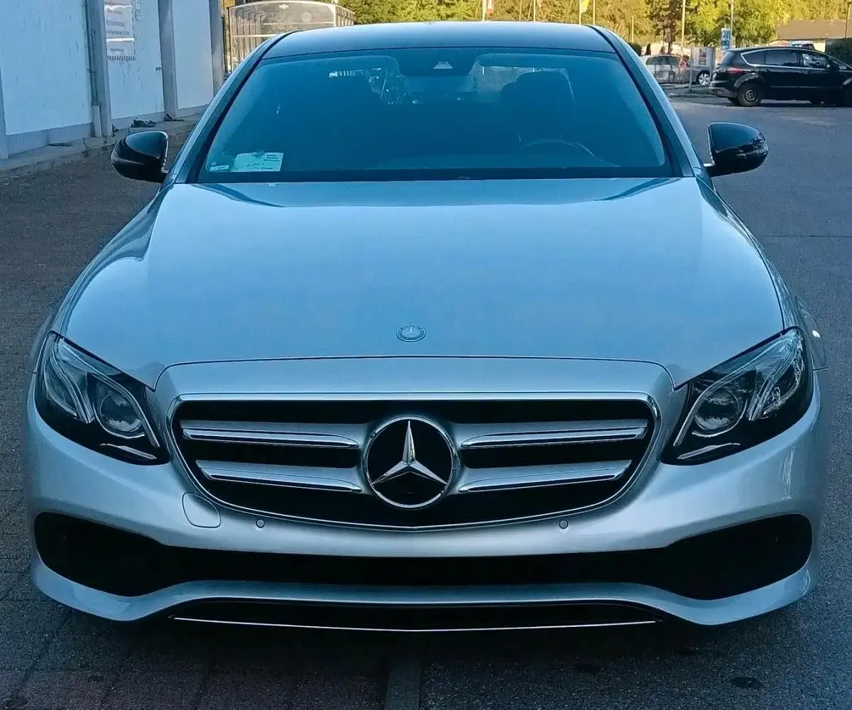 Gebraucht Mercedes E220 Avantgarde 194 PS (142 kW) 2016 Silber Limousine