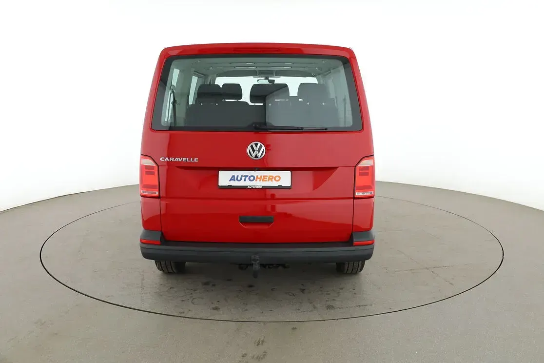 Używany VW Caravelle 150 KM (110 kW) 2019 Czerwony Van