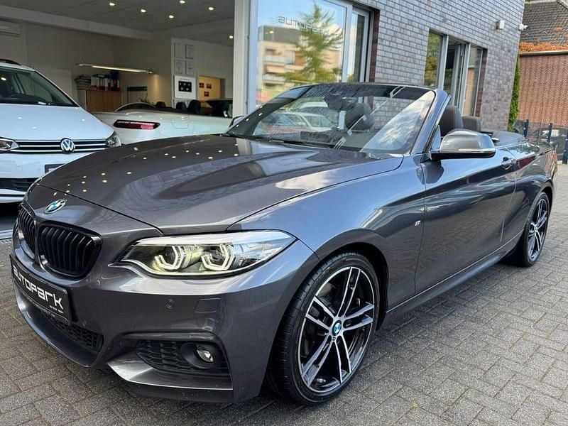 Mineralgrau (metallic) Gebraucht 2020 BMW 220 M Sport Cabrio | 26.900 € (Guter Preis) - Bild 1/4