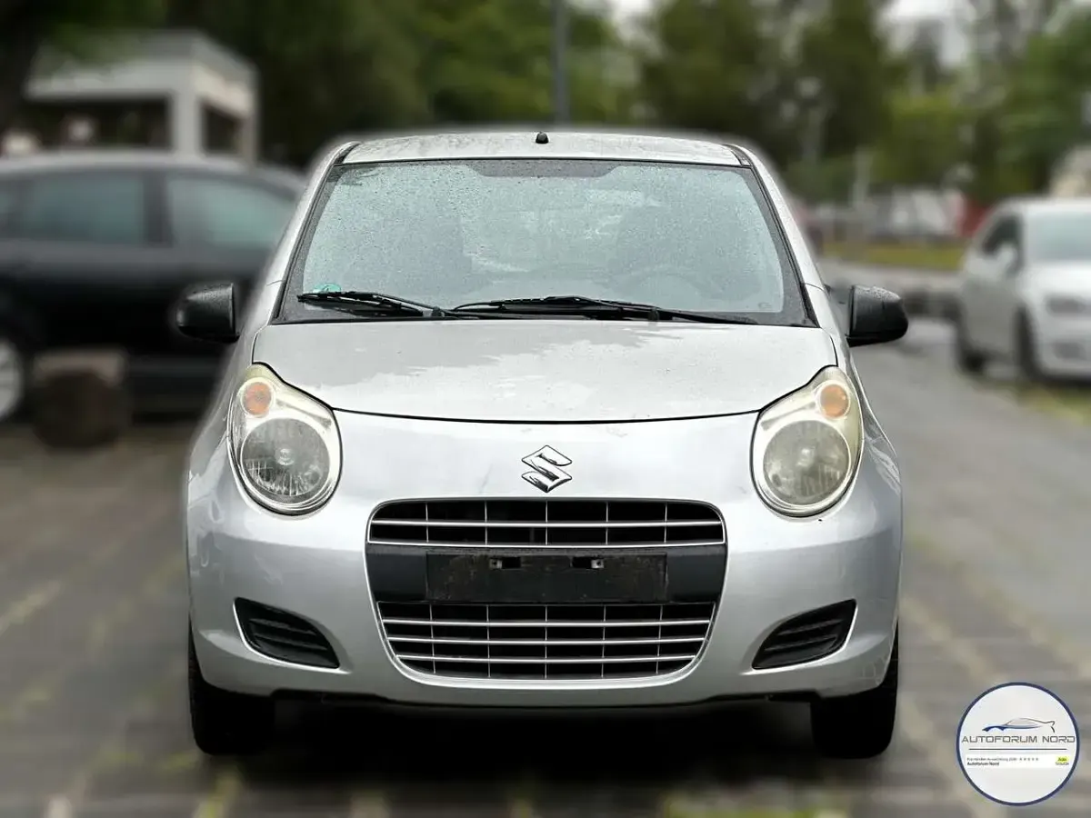 Gebraucht Suzuki Alto 68 PS (50 kW) 2011 Silber Kleinwagen