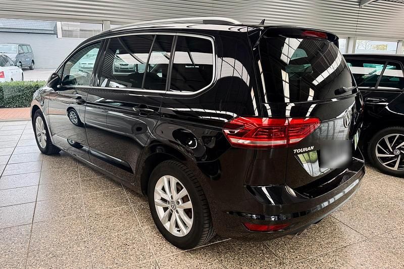 Gebraucht VW Touran Highline 150 PS (110 kW) 2016 Schwarz Van / Kleinbus