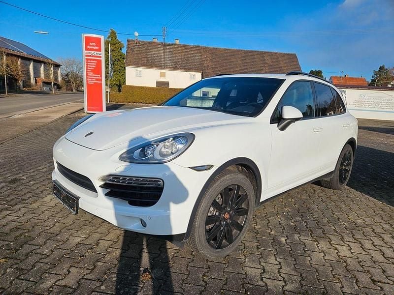 Weiß Gebraucht 2012 Porsche Cayenne SUV | 25.900 € (Fairer Preis) - Bild 1/4