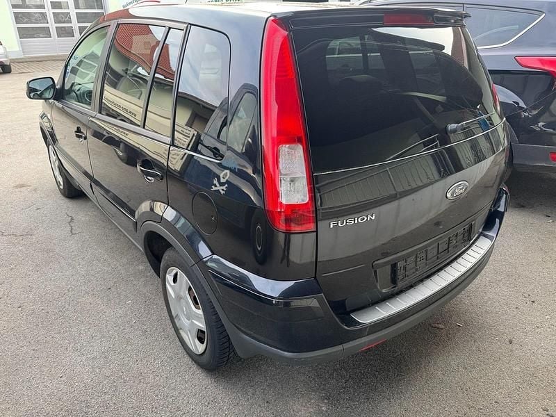Gebraucht Ford Fusion 80 PS (58 kW) 2010 Schwarz Kleinwagen