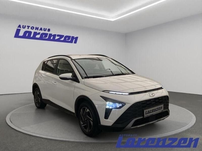Gebraucht Hyundai Bayon Trend 101 PS (74 kW) 2023 Atlas white / sol (weiss) SUV