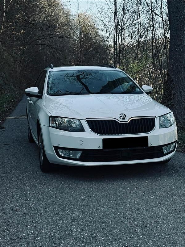 Gebraucht Skoda Octavia 2014 Weiß Kleinwagen