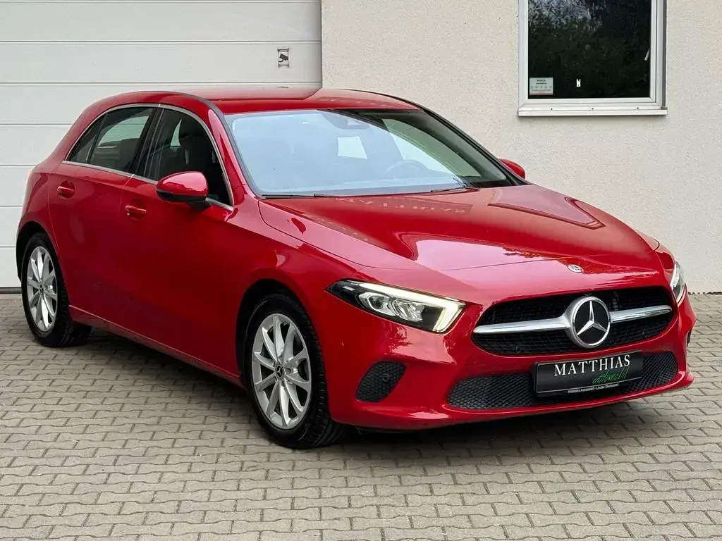 Gebraucht Mercedes A200 Progressive 163 PS (119 kW) 2018 Jupiterrot  unilack Limousine