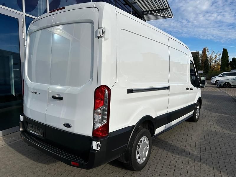 Gebraucht Ford Transit Trend 131 PS (96 kW) 2022 Frostweiß weiß
