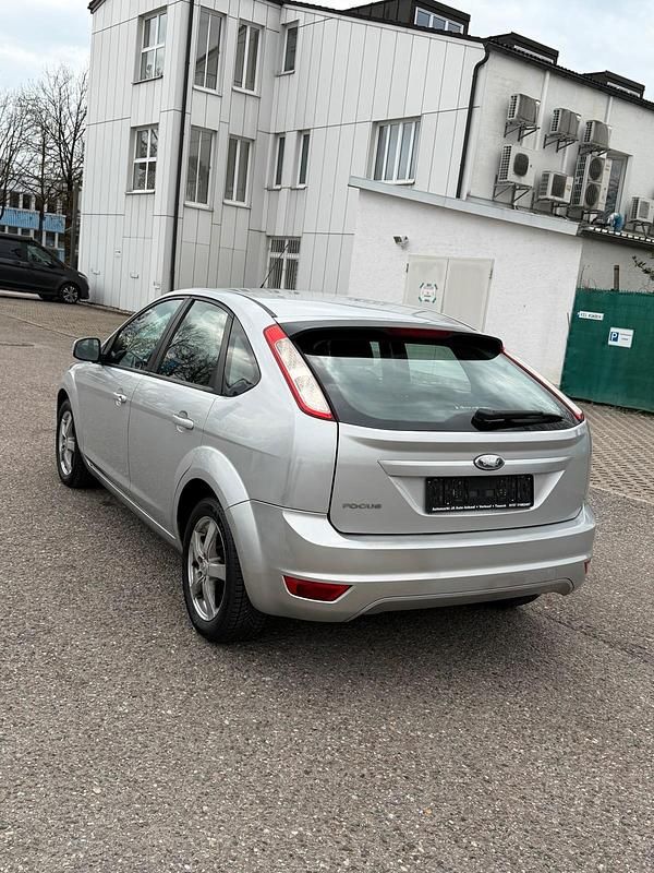Używany Ford Focus 100 KM (73 kW) 2008 Srebrny Kombi