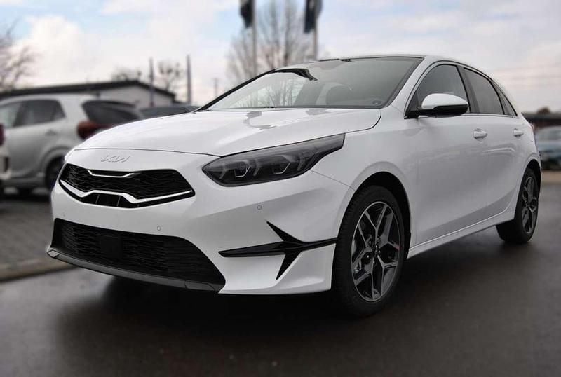 Gebraucht Kia Ceed Platinum 140 PS (102 kW) 2025 Deluxeweiss metallic Kleinwagen