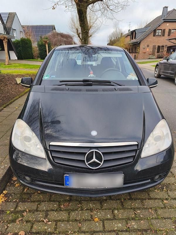 Schwarz Gebraucht 2010 Mercedes A160 Limousine | 2.500 € (Superpreis) - Bild 1/4