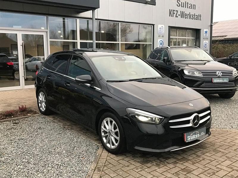 Gebraucht Mercedes B200 Style 150 PS (110 kW) 2022 Schwarz Van / Kleinbus