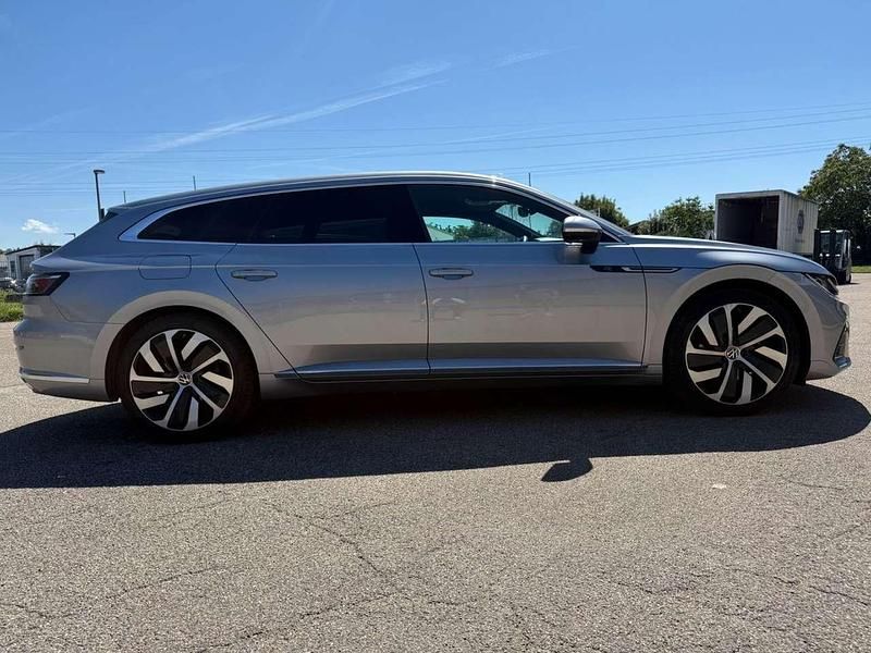 Gebraucht VW Arteon R-line 200 PS (147 kW) 2022 Pyritsilber metallic Kombi