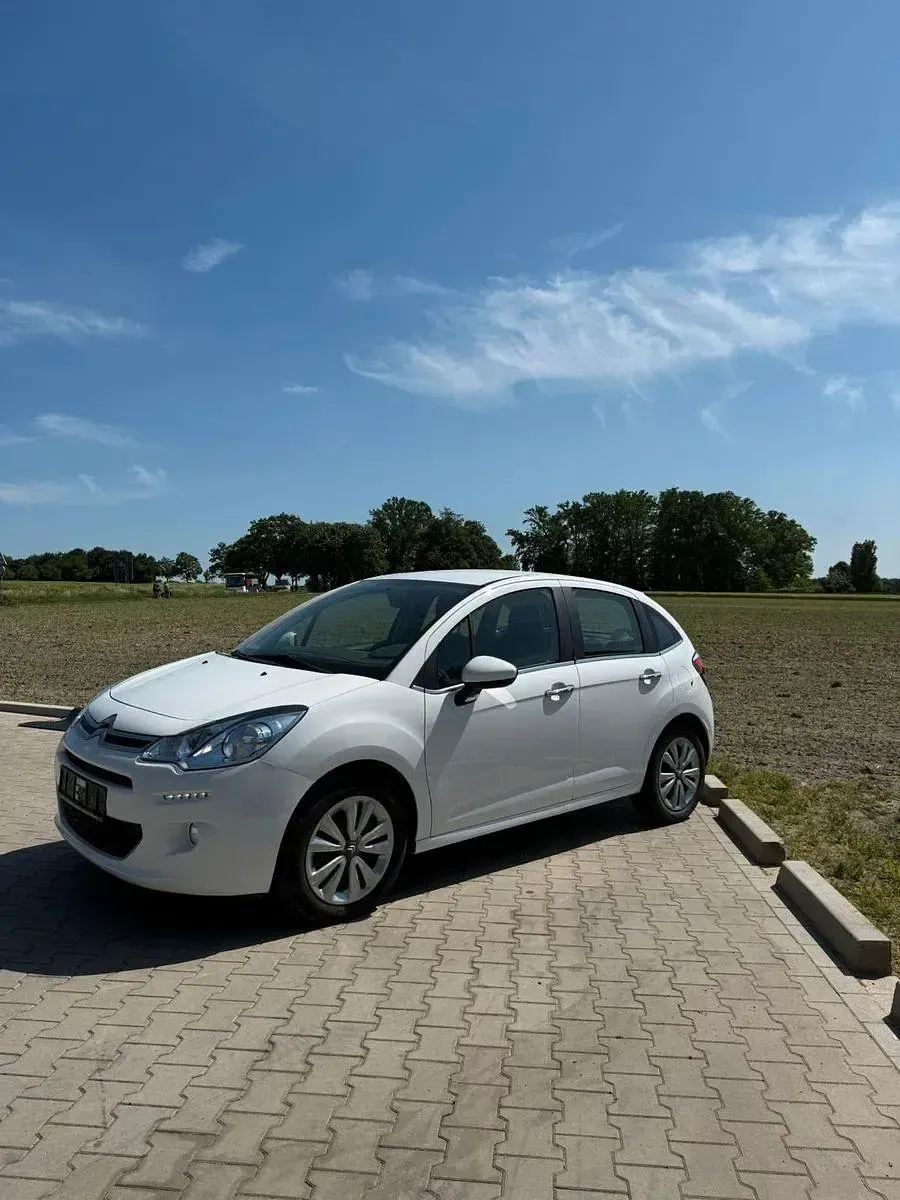 Gebraucht Citroën C3 SELECTION 68 PS (50 kW) 2015 Weiß Kleinwagen