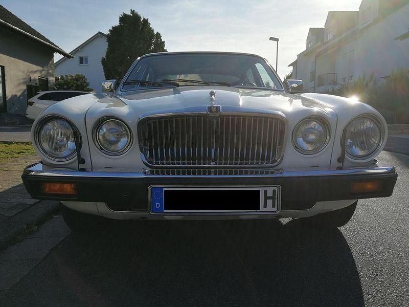 Gebraucht Jaguar XJ12 295 PS (216 kW) 1982 Weiß Limousine