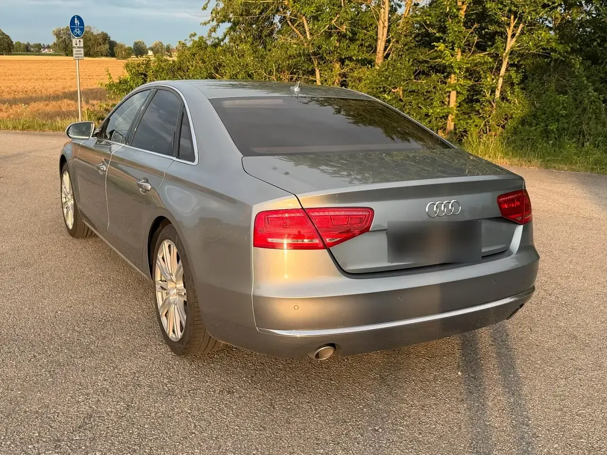 Gebraucht Audi A8 Ambiente 351 PS (258 kW) 2010 Grau Limousine
