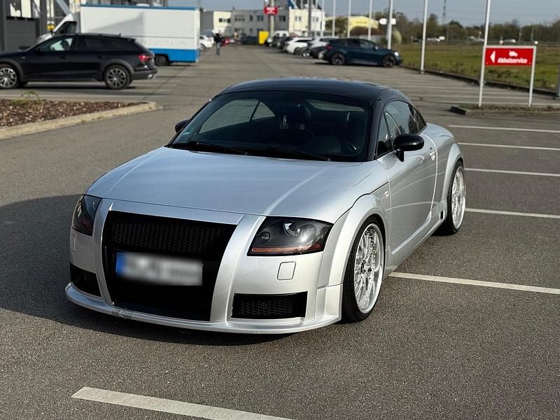 Second-hand Audi TT Design 180 CP (132 kW) 2000 Gri Coupe