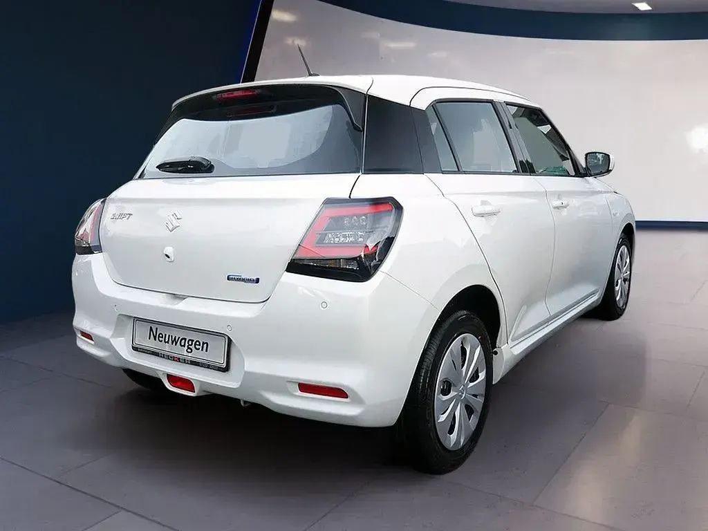 Neu Suzuki Swift Club 83 PS (61 kW) 2026 Weiß Limousine