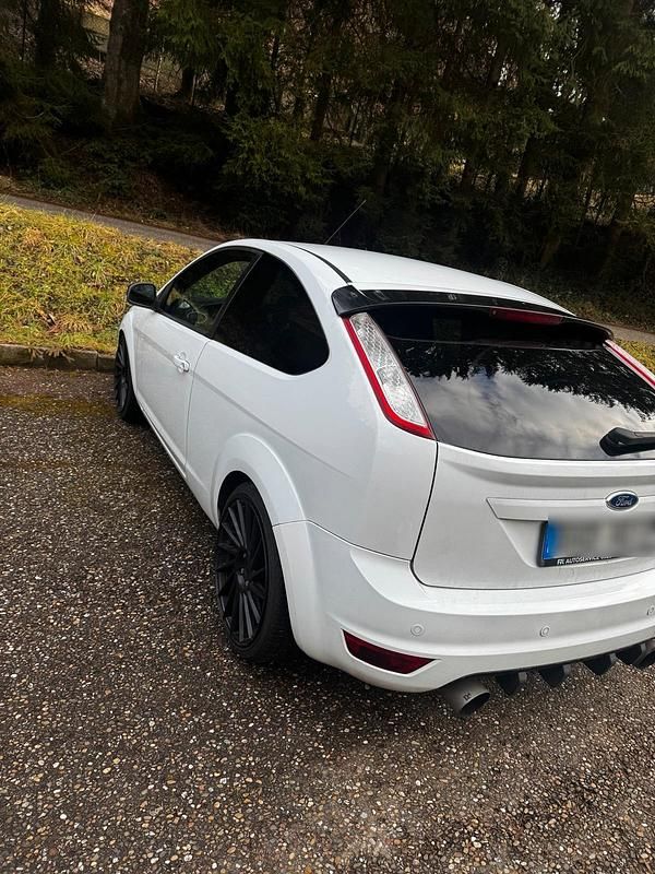 Gebraucht Ford Focus 125 PS (91 kW) 2010 Weiß Limousine