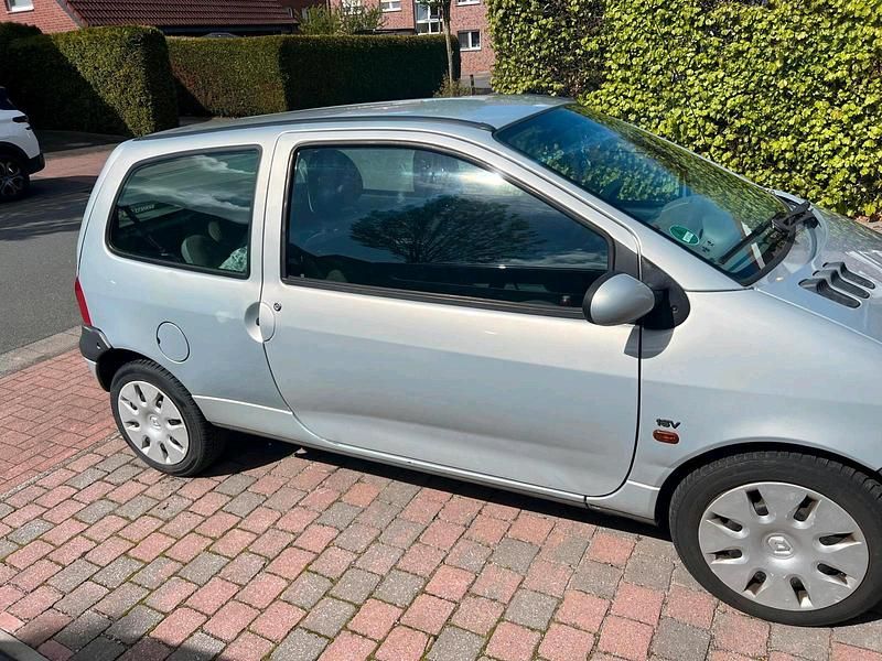 Second-hand Renault Twingo 75 CP (55 kW) 2001 Gri Hatchback