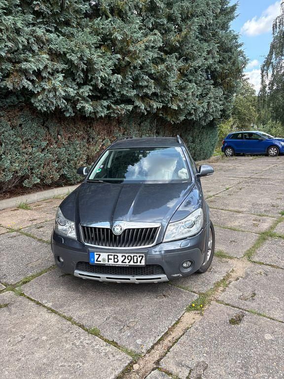 Gebraucht Skoda Octavia 160 PS (117 kW) 2010 Grau Kombi