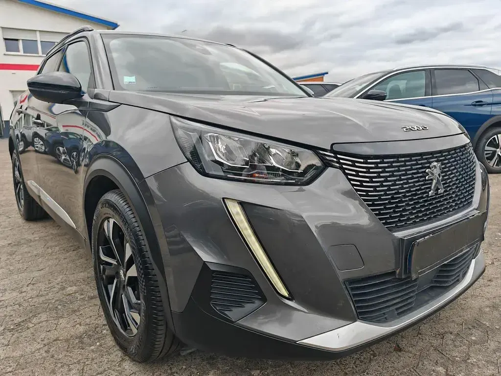 Gebraucht Peugeot 2008 Allure 101 PS (74 kW) 2022 Grau SUV