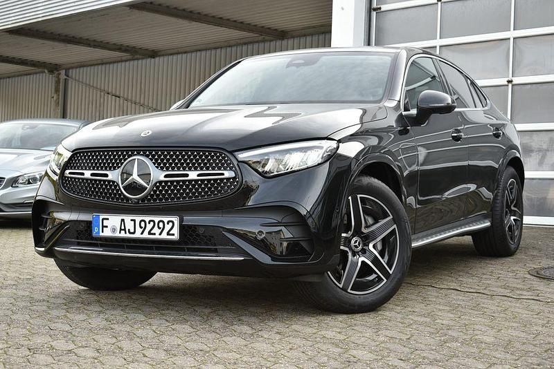 Schwarz Gebraucht 2024 Mercedes GLC200 AMG line SUV | 59.900 € (Teuer) - Bild 1/4