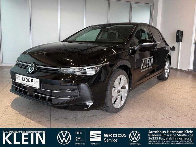 Schwarz Gebraucht 2025 VW Golf Style Limousine | 33.990 € (Teuer) - Bild 1/4