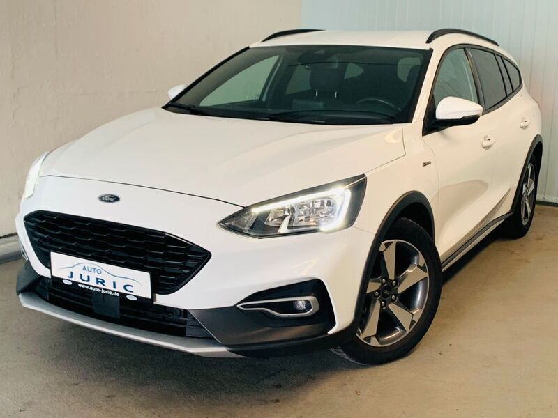 Weiß Gebraucht 2022 Ford Focus Active X Limousine | 13.600 € (Teuer) - Bild 1/4