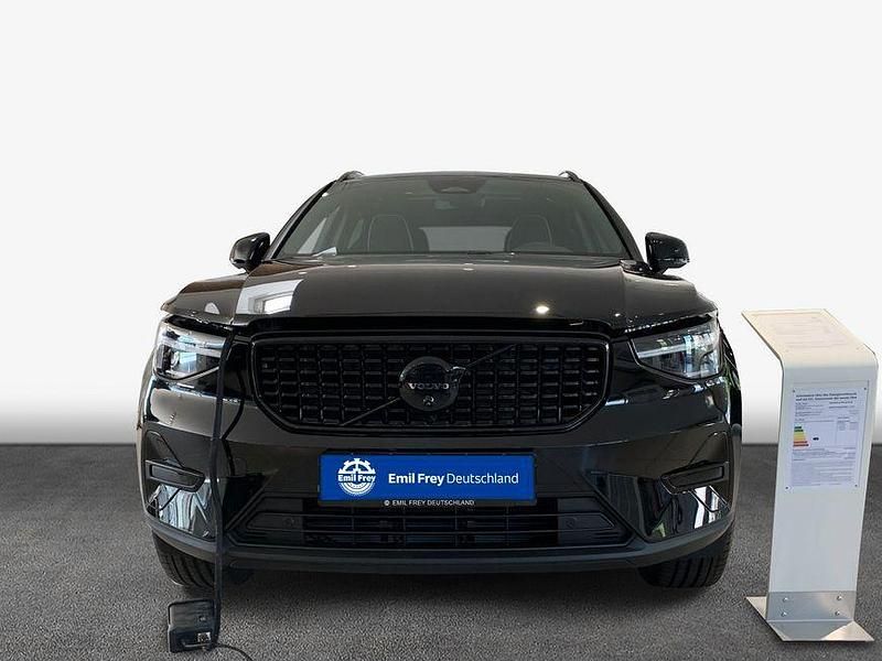 Neu Volvo XC40 Plus 197 PS (144 kW) 2025 Schwarz SUV