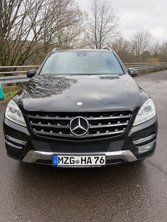 Gebraucht Mercedes ML350 Edition 1 258 PS (189 kW) 2012 Braun SUV