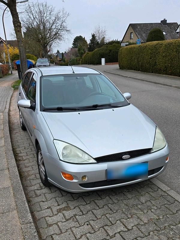 Gebraucht Ford Focus 100 PS (73 kW) 2002 Silber Kleinwagen