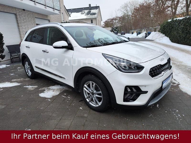 Gebraucht Kia Niro Spirit 141 PS (103 kW) 2022 Weiß SUV