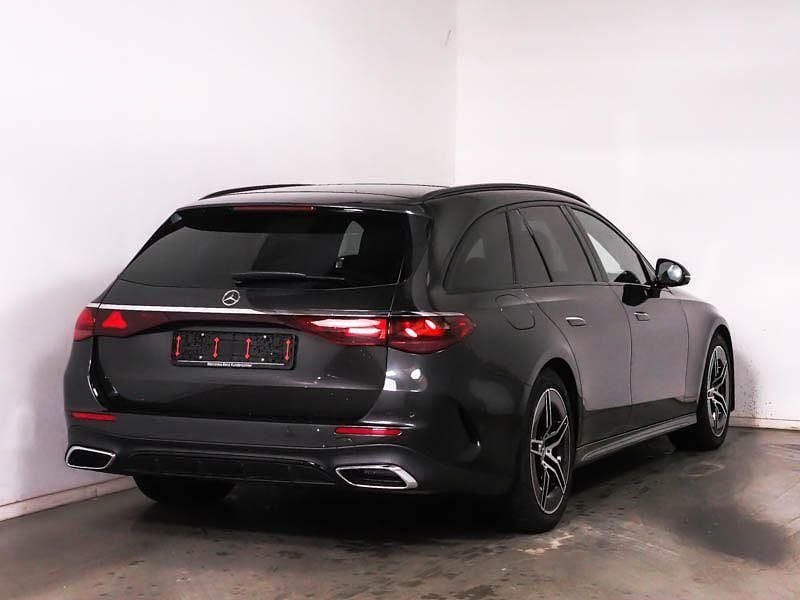 Gebraucht Mercedes E300 AMG 313 PS (230 kW) 2024 Grau Limousine
