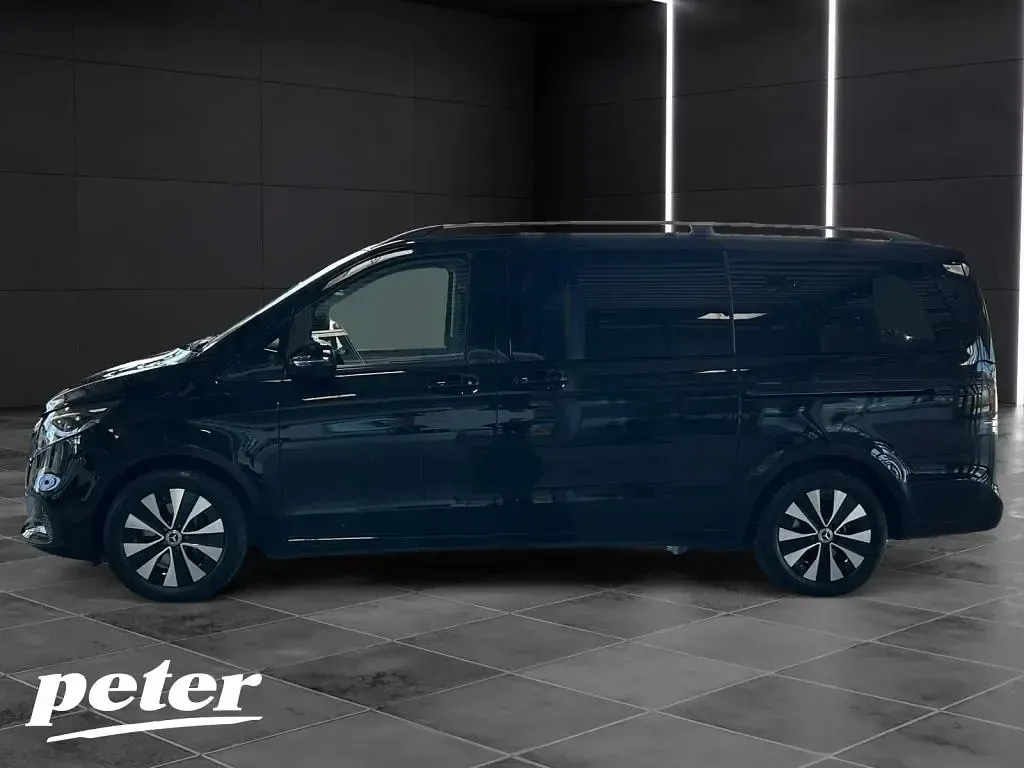 Gebraucht Mercedes V220 Style 163 PS (119 kW) 2025 Schwarz Van / Kleinbus
