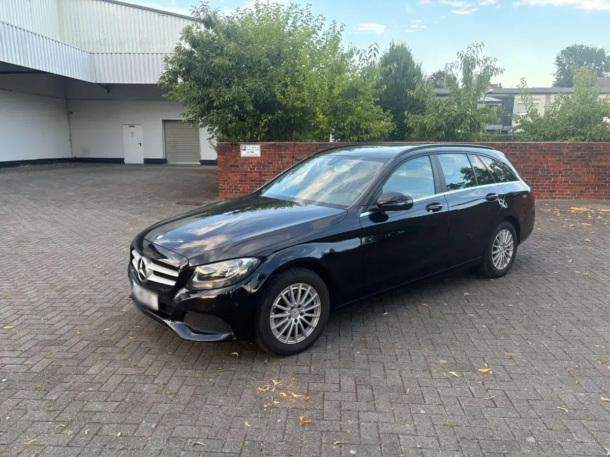 Gebraucht Mercedes C220 170 PS (125 kW) 2015 Schwarz Kombi