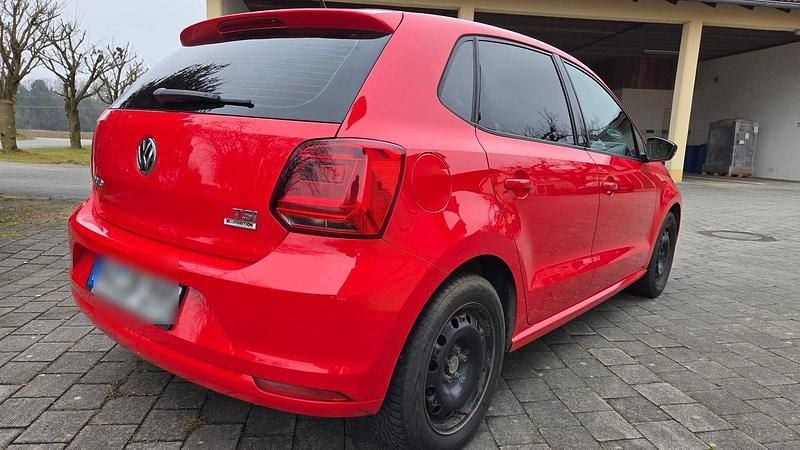 Gebraucht VW Polo 90 PS (66 kW) 2015 Rot Kleinwagen