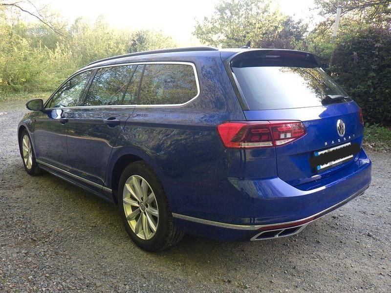 Używany VW Passat R 190 KM (139 kW) 2020 Niebieski Sedan/Limuzyna