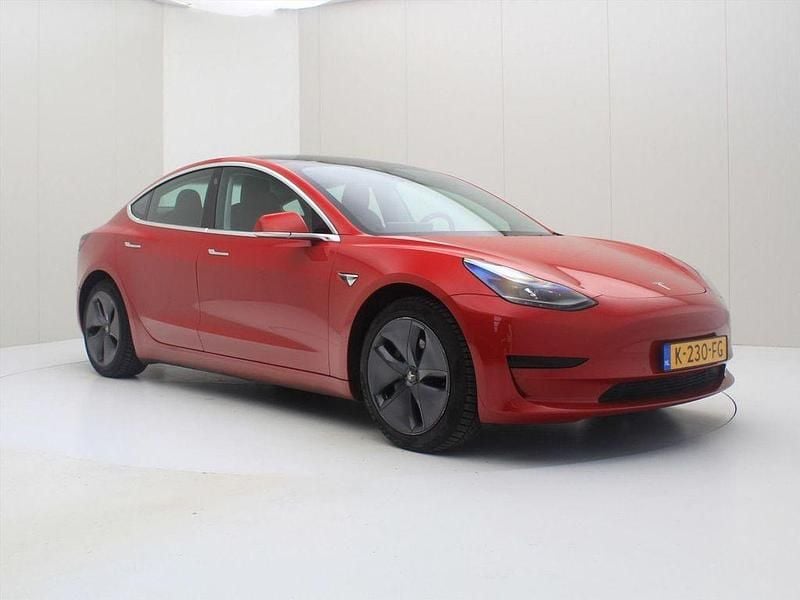 Gebraucht Tesla Model 3 Standard Range 225 kW (306 PS) 2020 Rot Limousine