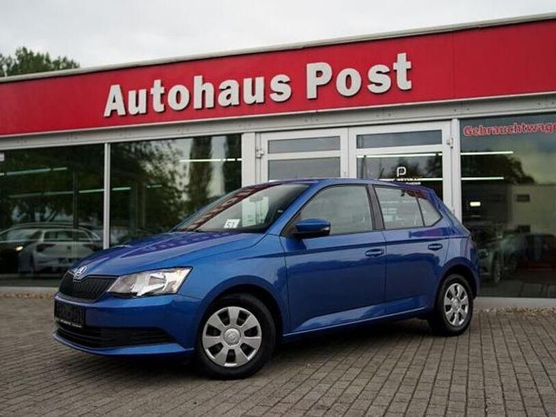 Blau Gebraucht 2016 Skoda Fabia Limousine | 7.499 € (Fairer Preis) - Bild 1/4