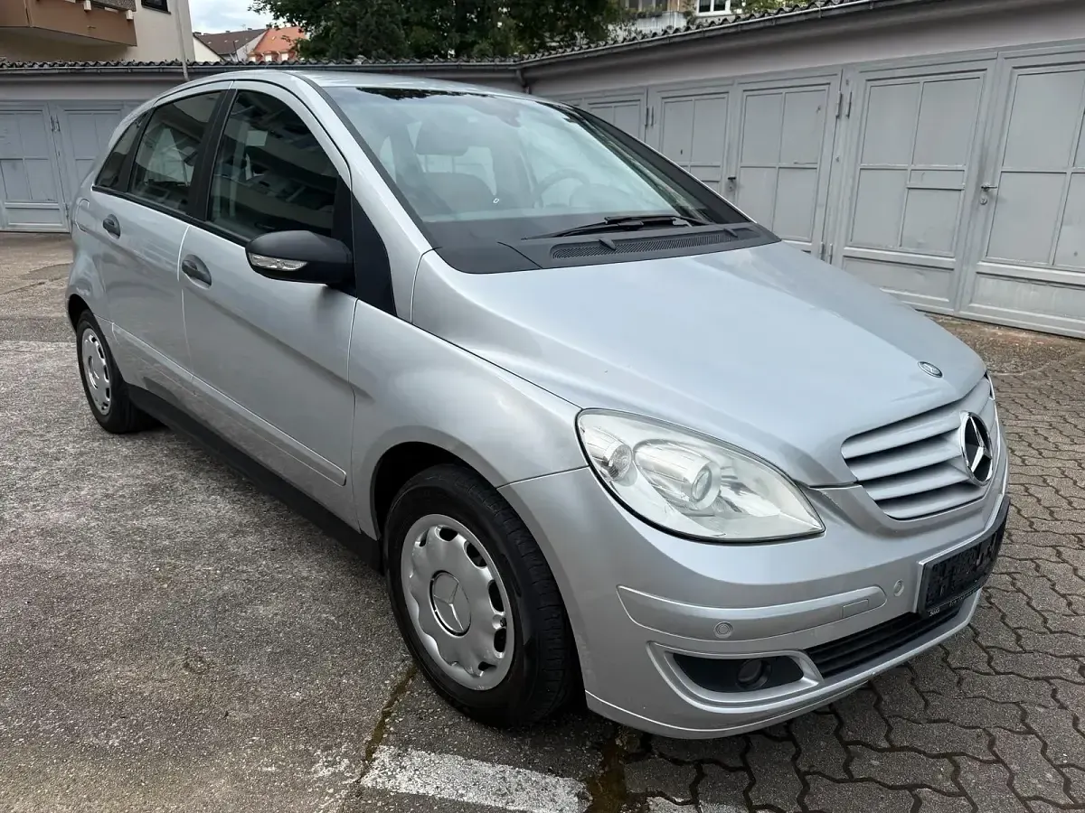 Gebraucht Mercedes B170 116 PS (85 kW) 2008 Silber Van / Kleinbus